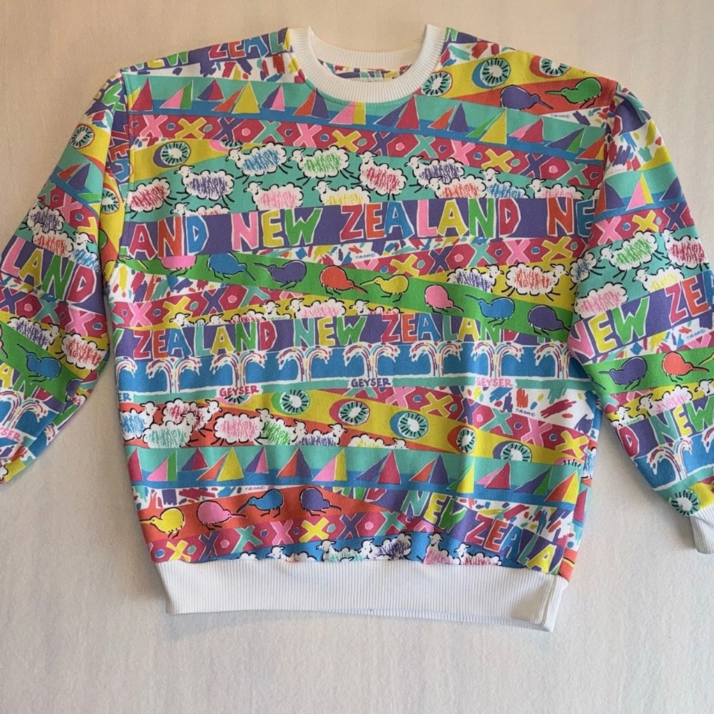 Vintage 90s Multicolor New Zealand Graphic Crewneck Sweatshirt
